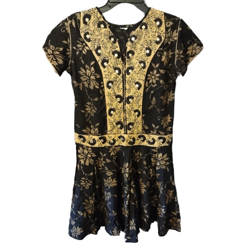Dress Embroidered Gold Made In India Women's Size Medium Black with Short Sleeve